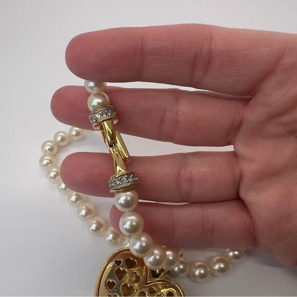 SIGNED SWAROVSKI HEART CRYSTAL PEARL NECKLACE ~ HEART PENDANT RETIRED - Picture 5 of 15